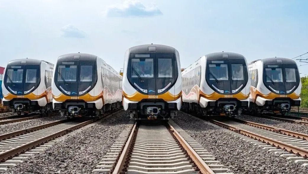 成都轨道交通13号线一期、30号线一期同日开通初期运营