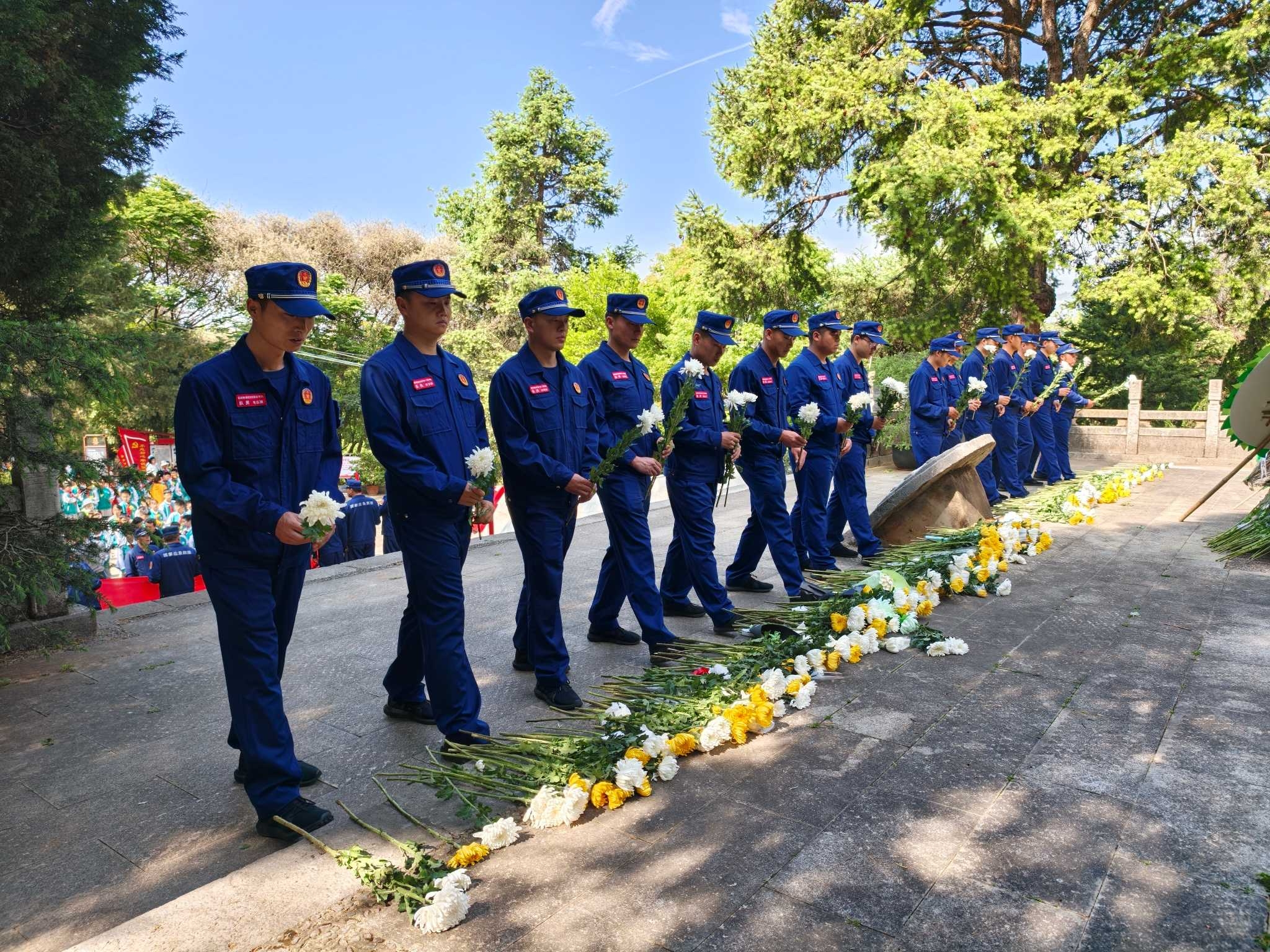 慎终追远 缅怀先烈——星空彩票app官方版下载app基层单位开展清明节祭扫主题活动掠影（一）